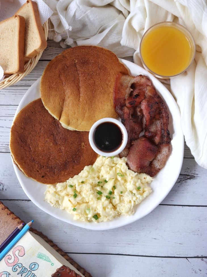 Pancakes with caramelised banana, bacon and scrambled eggs